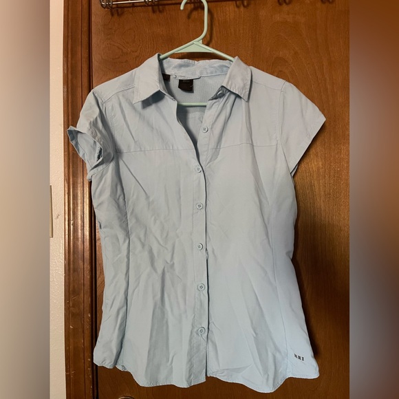 REI Tops - REI cool vent T shirt